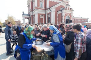 Божественная литургия в храме в честь Покрова Пресвятой Богородицы г. Саратова