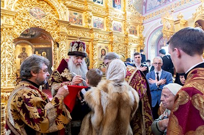 Божественная литургия в Свято-Троицком кафедральном соборе г. Саратова