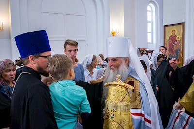 Божественная литургия в храме в честь Нерукотворного Образа Спасителя г .Саратова