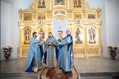 Митрополит Игнатий совершил Божественную литургию в Покровском храме г. Петровска