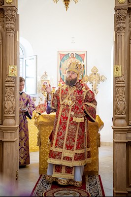 Митрополит Игнатий совершил великое освящение храма святых первоверховных апостолов Петра и Павла с. Куликовка Вольского района и Божественную литургию в новоосвященном храме