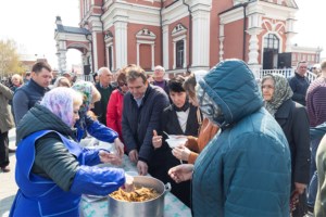 Божественная литургия в храме в честь Покрова Пресвятой Богородицы г. Саратова