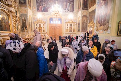 Митрополит Игнатий совершил Божественную литургию и молебен на новый год в Покровском соборе г. Саратова