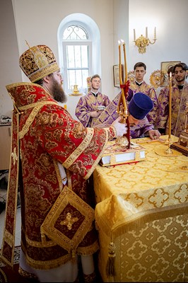 Митрополит Игнатий совершил великое освящение храма святых первоверховных апостолов Петра и Павла с. Куликовка Вольского района и Божественную литургию в новоосвященном храме