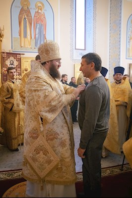 Митрополит Игнатий совершил Великое освящение храма святителя и Чудотворца Николая села Долгий Буерак Гагаринского района г. Саратова и Божественную литургию в новоосвященном храме