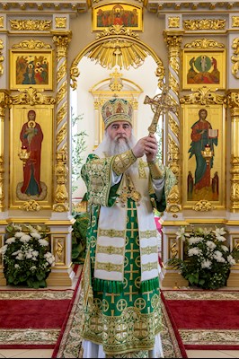 Божественная литургия в соединении с вечерней в Свято-Троицком кафедральном соборе г. Вольска