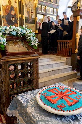Божественная литургия на Архиерейском подворье – в храме в честь иконы Божией Матери «Утоли моя печали» г. Саратова
