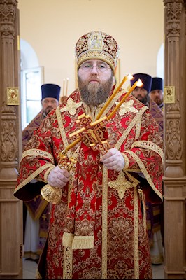 Митрополит Игнатий совершил великое освящение храма святых первоверховных апостолов Петра и Павла с. Куликовка Вольского района и Божественную литургию в новоосвященном храме