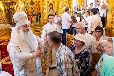 Божественная литургия в Свято-Троицком кафедральном соборе г. Саратова