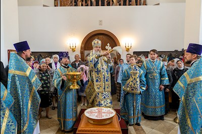 Божественная литургия в храма в честь иконы Божией Матери «Всех скорбящих Радость» г. Саратова