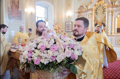 Митрополит Игнатий совершил Божественную литургию в Покровском соборе г. Саратова