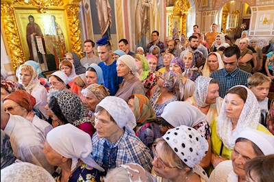Божественная литургия в Свято-Троицком кафедральном соборе г. Саратова