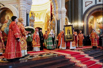Митрополит Игнатий принял участие в Божественной литургии в Храме Христа Спасителя
