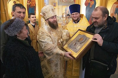 Митрополит Игнатий совершил Великое освящение храма святителя и Чудотворца Николая села Долгий Буерак Гагаринского района г. Саратова и Божественную литургию в новоосвященном храме
