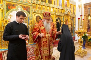 Божественная литургия в Свято-Алексиевском женском монастыре г. Саратова
