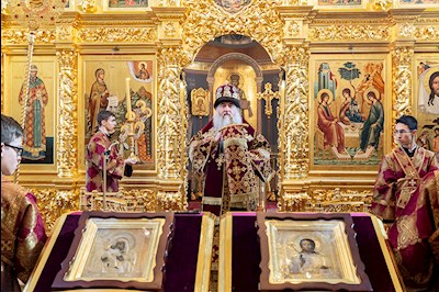 Божественная литургия в Свято-Троицком кафедральном соборе г. Саратова