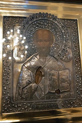 Митрополит Игнатий совершил Великое освящение храма святителя и Чудотворца Николая села Долгий Буерак Гагаринского района г. Саратова и Божественную литургию в новоосвященном храме