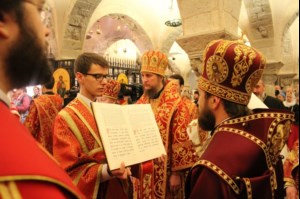 Представители делегации Русской Православной Церкви совершили Литургию в Базилике святителя Николая Чудотворца в г. Бари (Италия) и приняли участие в церемонии передачи мощей святителя