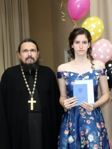 В Свято-Покровской гимназии прошел выпускной вечер