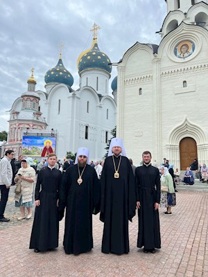 Архиереи Саратовской митрополии сослужили Святейшему Патриарху Кириллу за Литургией в Свято-Троицкой Сергиевой Лавре