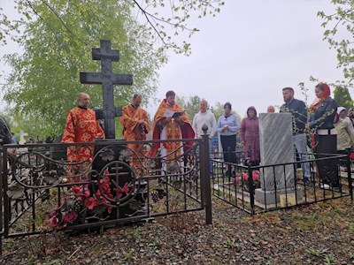 На Радоницу совершено поминовение усопших священнослужителей