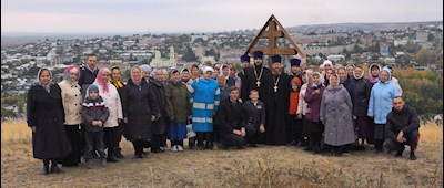 В Вольске освящен поклонный крест