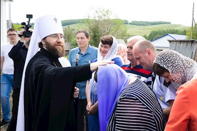 Митрополит Игнатий совершил Великое освящение храма Архангела Михаила с. Курдюм и первую Божественную литургию в новоосвященном храме