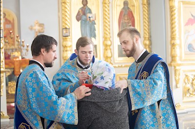 Митрополит Игнатий совершил Божественную литургию в Покровском храме г. Петровска
