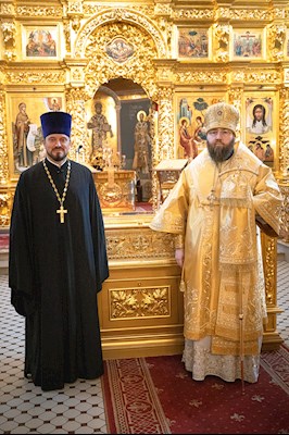 Митрополит Игнатий совершил Божественную литургию в Свято-Троицком кафедральном соборе Саратова