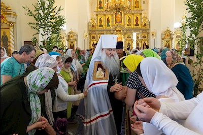 Божественная литургия в соединении с вечерней в Свято-Троицком кафедральном соборе г. Вольска