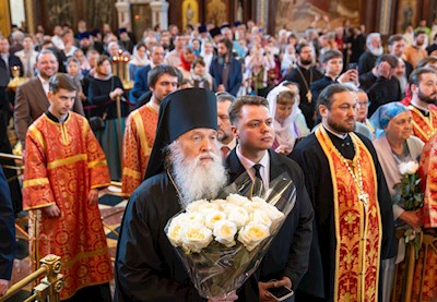 Митрополит Игнатий принял участие в Божественной литургии в Храме Христа Спасителя