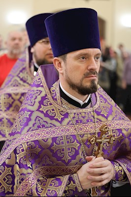 Митрополит Игнатий совершил Божественную литургию в соборном храме святителя Спиридона Тримифунтского г. Саратова