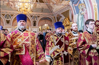 Божественная литургия в Свято-Троицком кафедральном соборе г. Саратова