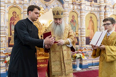 Божественная литургия в храме во имя святых первоверховных апостолов Петра и Павла г. Аткарска