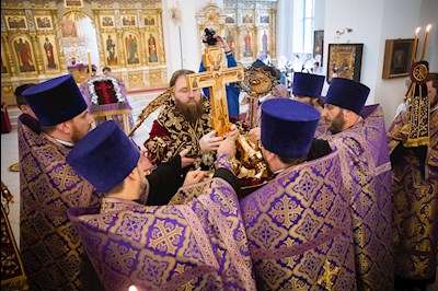 Митрополит Игнатий совершил всенощное бдение с чином воздвижения Креста в кафедральном соборе Живоначальной Троицы г. Вольска
