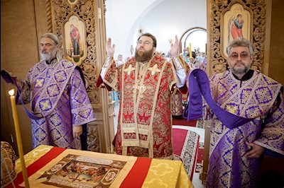 Митрополит Игнатий совершил великое освящение храма святых первоверховных апостолов Петра и Павла с. Куликовка Вольского района и Божественную литургию в новоосвященном храме