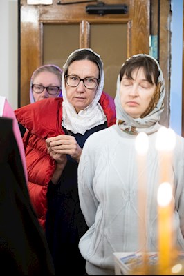 Митрополит Игнатий совершил Великое освящение Крестовоздвиженского подворья Свято-Алексиевского женского монастыря г. Саратова и Божественную литургию в новоосвященном храме