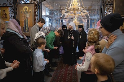 Митрополит Игнатий совершил Божественную литургию и панихиду в Свято-Никольском мужском монастыре г.Саратова