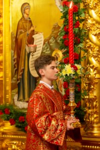 Митрополит Лонгин совершил пасхальное богослужение