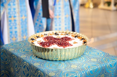 Митрополит Игнатий совершил Божественную литургию в Покровском храме г. Петровска