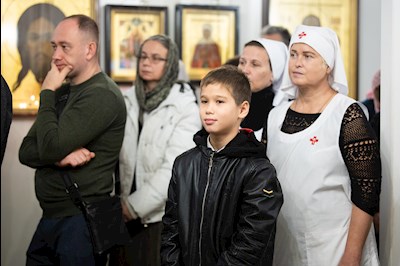 Митрополит Игнатий совершил Великое освящение Крестовоздвиженского подворья Свято-Алексиевского женского монастыря г. Саратова и Божественную литургию в новоосвященном храме