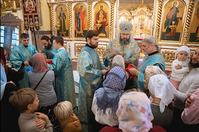 Митрополит Игнатий возглавил соборное архиерейское богослужение в Свято-Троицком кафедральном соборе г. Покровска (Энгельса)