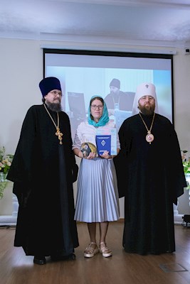 Митрополит Игнатий вручил дипломы выпускникам СПДС