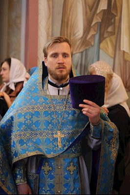 Митрополит Игнатий совершил Великую вечерню в соединении с Литургией святителя Иоанна Златоуста в Свято-Троицком кафедральном соборе г. Саратова