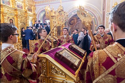 Божественная литургия в Свято-Троицком кафедральном соборе г. Саратова