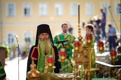 Митрополит Игнатий принял участие во всенощном бдении в Свято-Троицкой Сергиевой Лавре