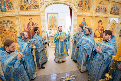 Митрополит Игнатий совершил великое освящение храма Владимирской иконы Божией Матери и Божественную литургию в новоосвященном храме