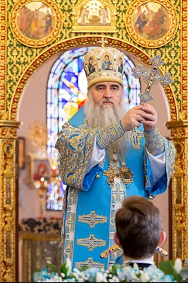Божественная литургия на Архиерейском подворье – в храме в честь иконы Божией Матери «Утоли моя печали» г. Саратова