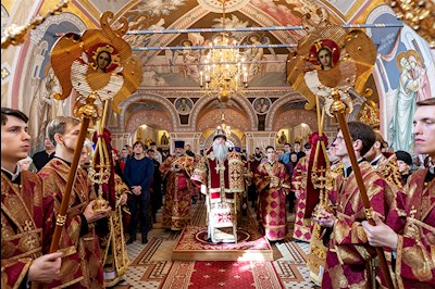 Божественная литургия в Свято-Троицком кафедральном соборе г. Саратова