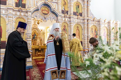 Божественная литургия в храме во имя святых первоверховных апостолов Петра и Павла г. Аткарска